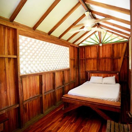 Hotel Puerto Viejo - Estd 1939 Puerto Viejo de Talamanca Bagian luar foto