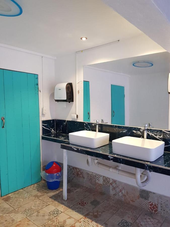 Hotel Puerto Viejo - Estd 1939 Puerto Viejo de Talamanca Bagian luar foto
