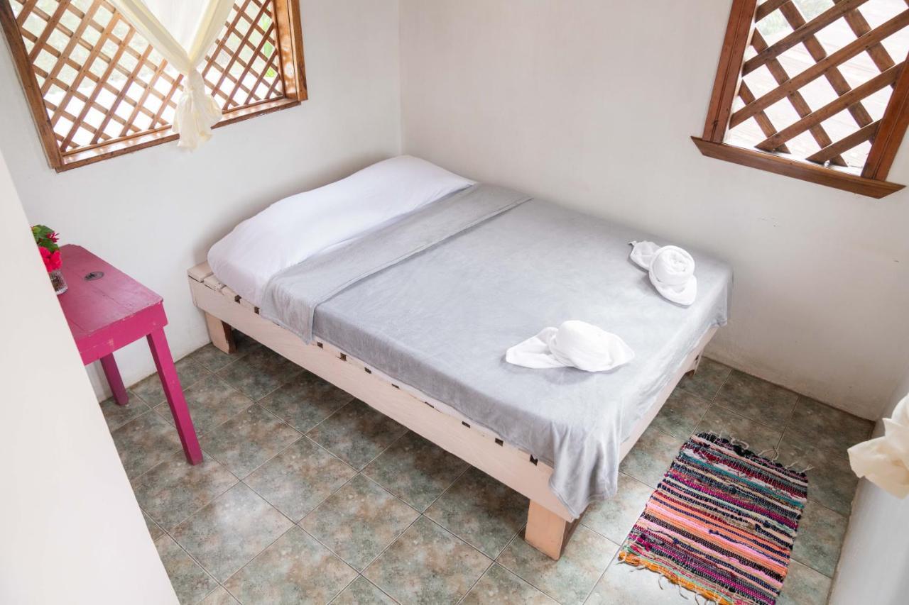 Hotel Puerto Viejo - Estd 1939 Puerto Viejo de Talamanca Bagian luar foto