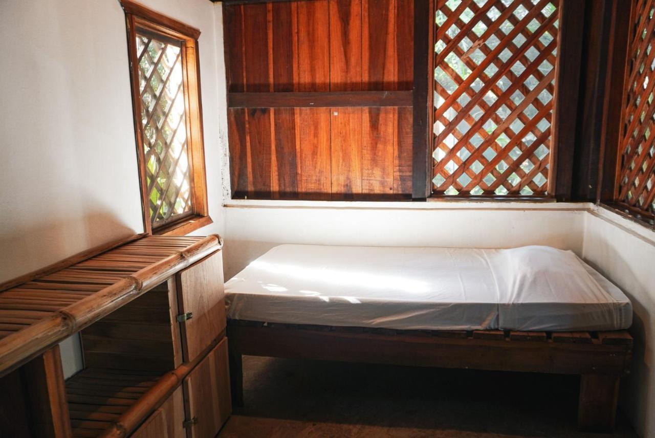Hotel Puerto Viejo - Estd 1939 Puerto Viejo de Talamanca Bagian luar foto