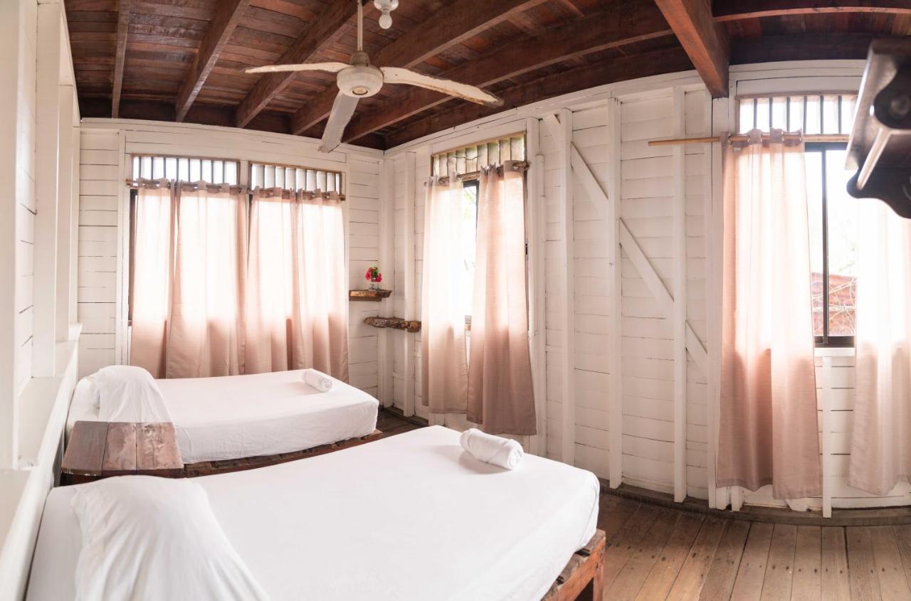 Hotel Puerto Viejo - Estd 1939 Puerto Viejo de Talamanca Bagian luar foto