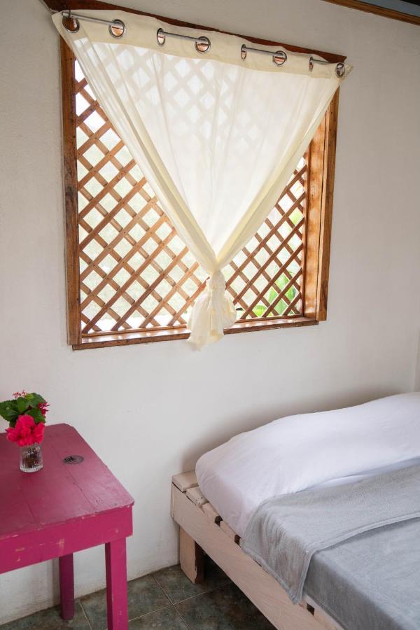 Hotel Puerto Viejo - Estd 1939 Puerto Viejo de Talamanca Bagian luar foto